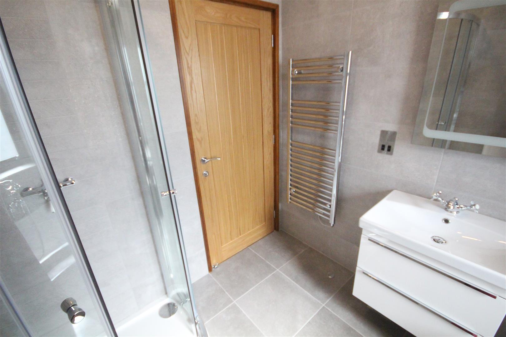 3 bedroom semi-detached house To Let in Barnoldswick - IMG_6410.JPG